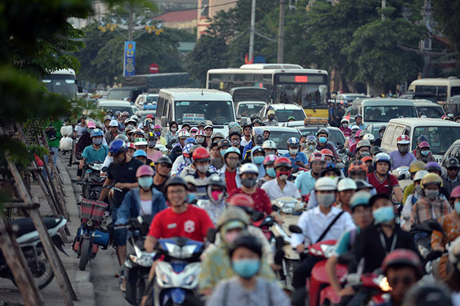 Thu phí xe vào nội đô và những giải pháp chống ùn tắc ở Hà Nội làm 